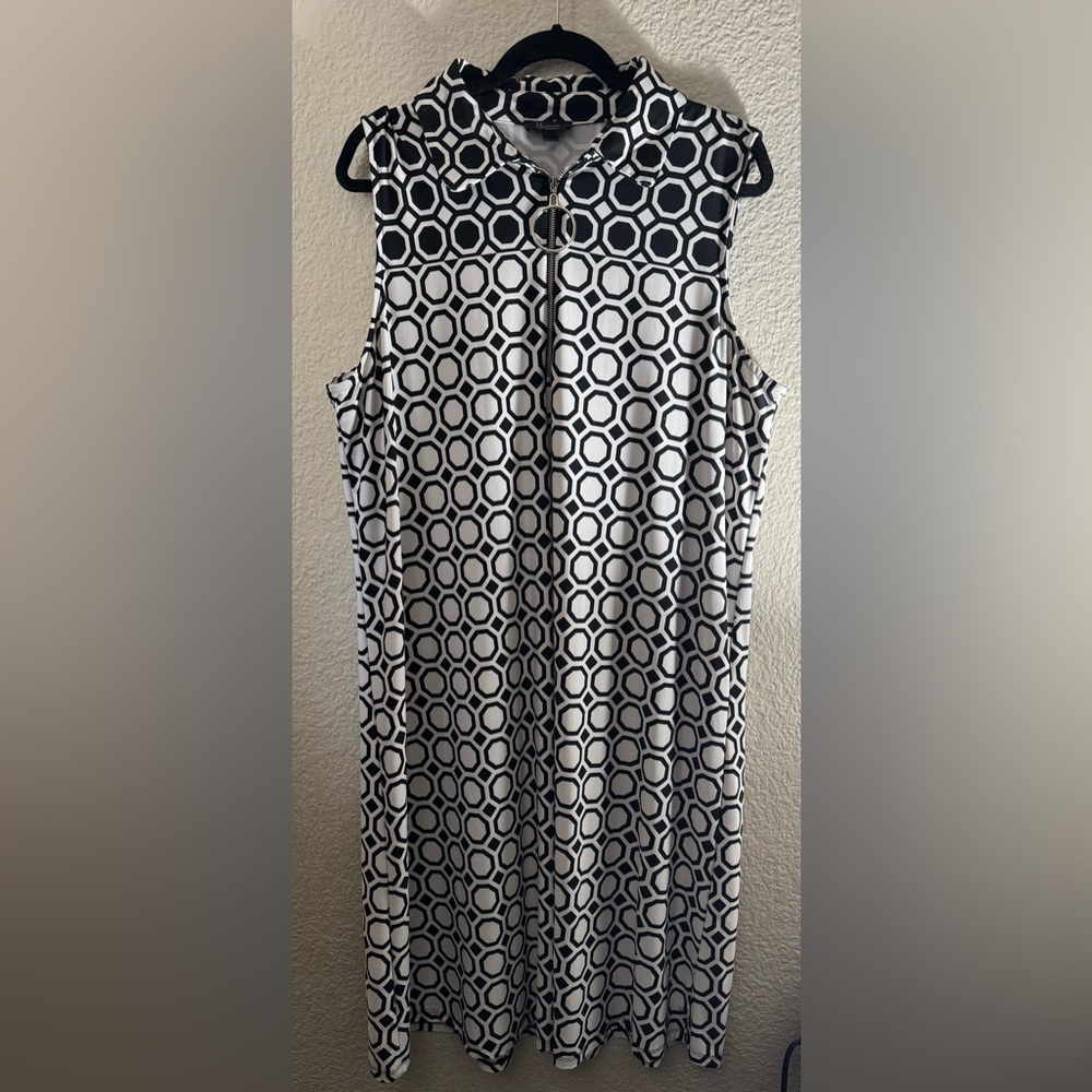 Sleeveless Black and White Geometric Dress
